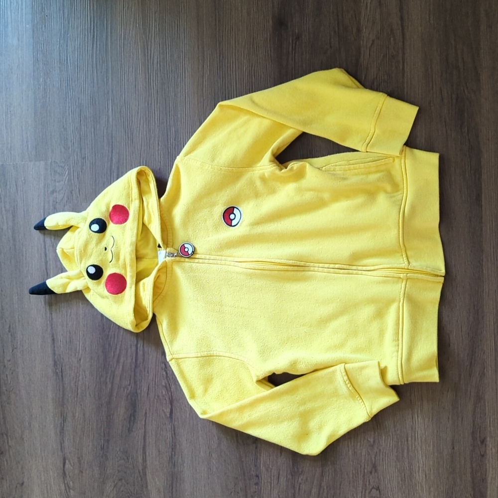 Pokemon sweater